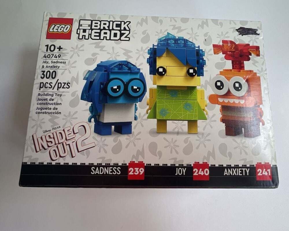 LEGO BrickHeadz Inside Out 2 Joy, Sadness & Anxiety 40749 - Picture 2 of 4